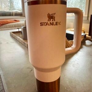 STANLEY LIMITED EDITION GILDED SUGAR 40oz QUENCHER H2.0 FLOWSTATE TUMBLER